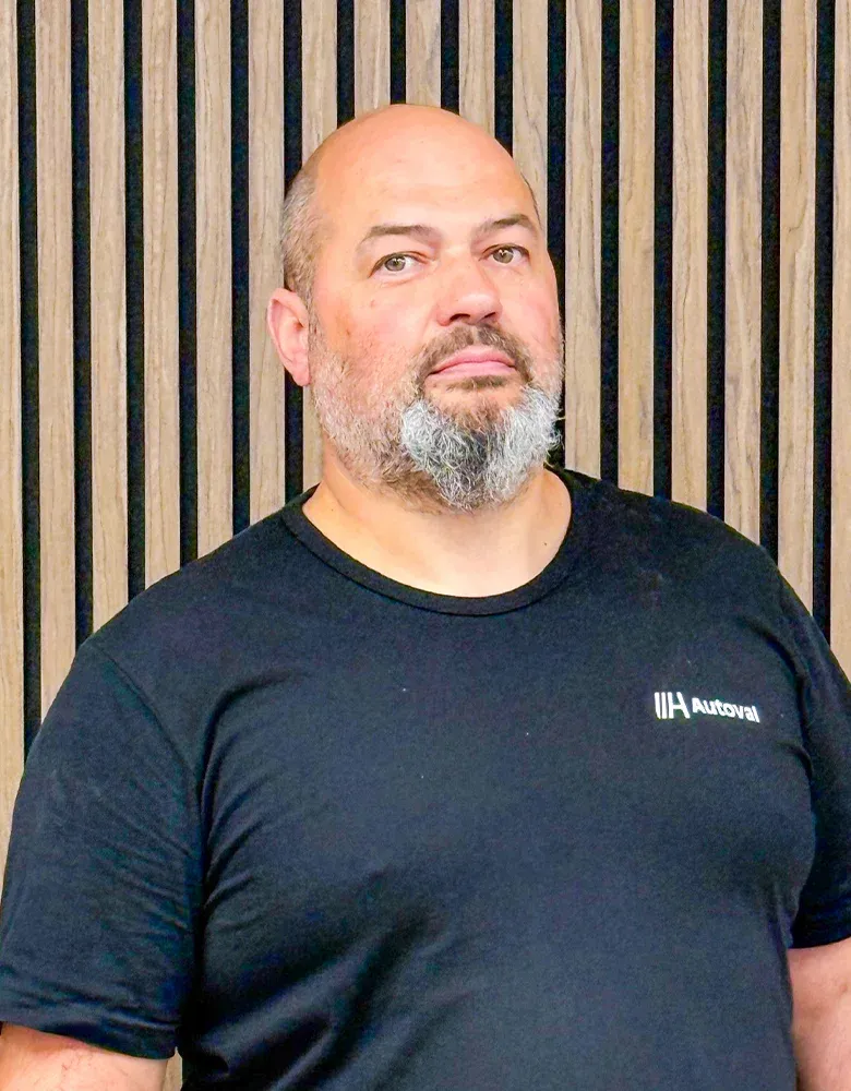 Almantas Ciuksys, servicetekniker på Autoval